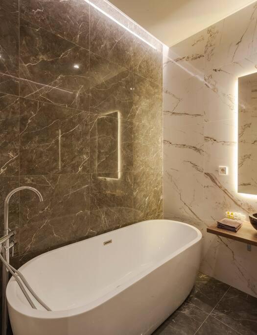 Centro III Calle Carrera De San Jeronimo 3Br 3Bh Madrid Buitenkant foto